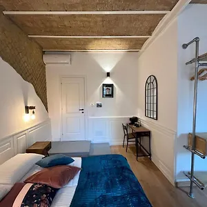 3* Pensión Domus Avi -